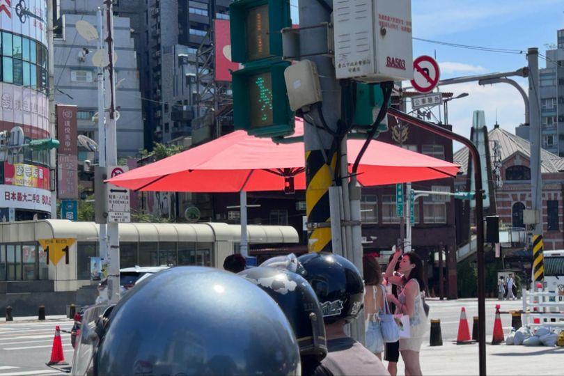 高雄裝遮陽傘 台北也跟進 網：質感差太多