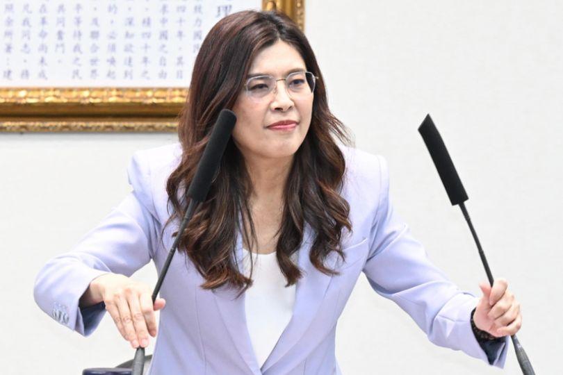 國民黨中評委提案研議「兩岸和平統一」 律師轟：要死自己去死！
