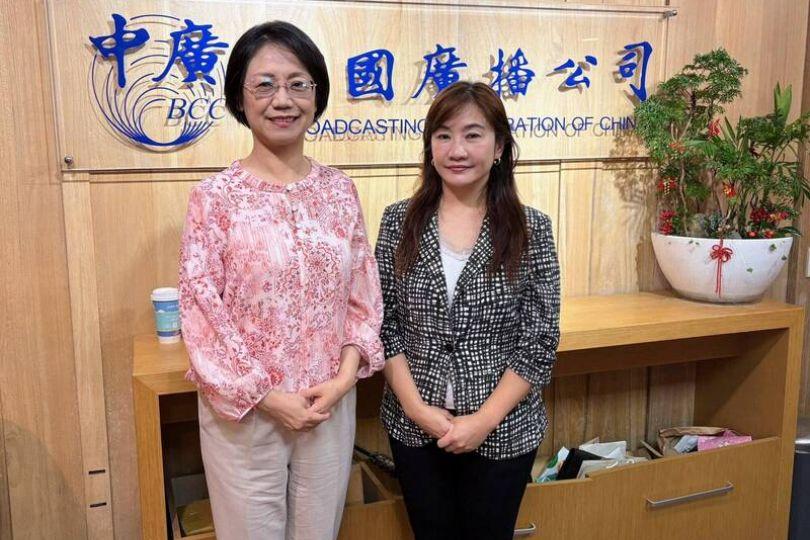 全民公敵? 翁曉玲車疑違停 運將按喇叭嗆耍特權