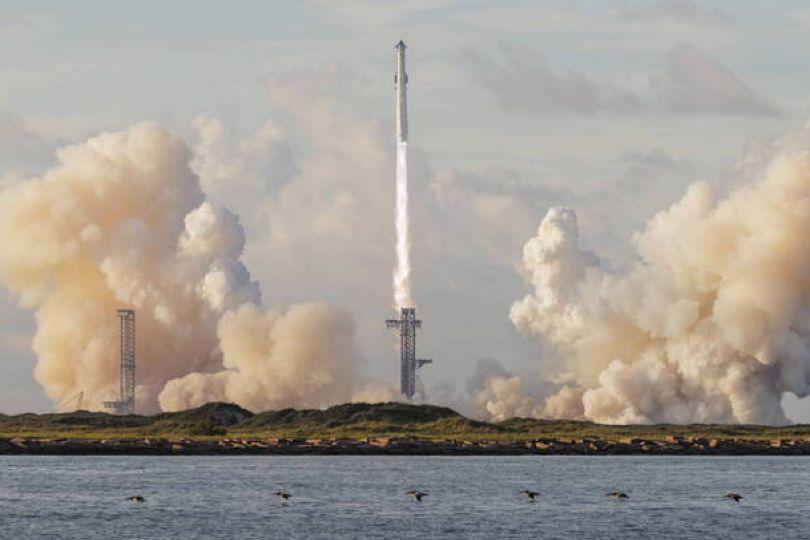 SpaceX星艦首度成功入軌 部署星鏈後為安全提早返航