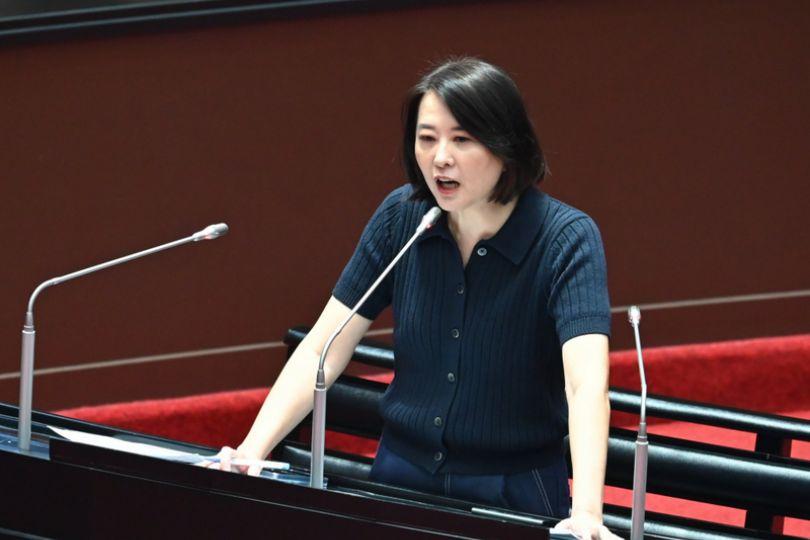 王鴻薇嗆沈用網軍 聶永真:被妳政治出征過的我表示？