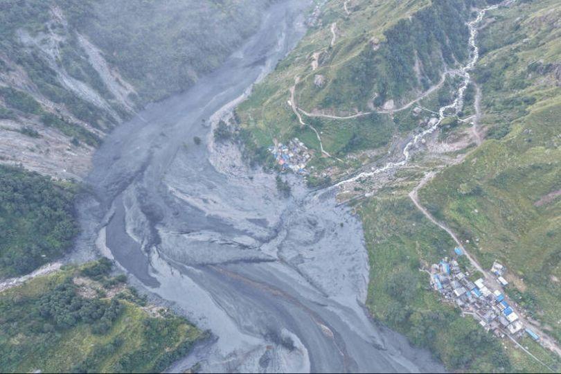 尼泊爾堰塞湖潰堤 黑色巨龍吞噬36建物