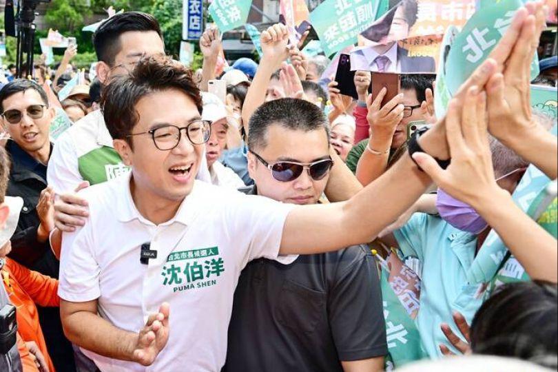 沈伯洋選市長天天笑容滿面 原因讓網友鼻酸