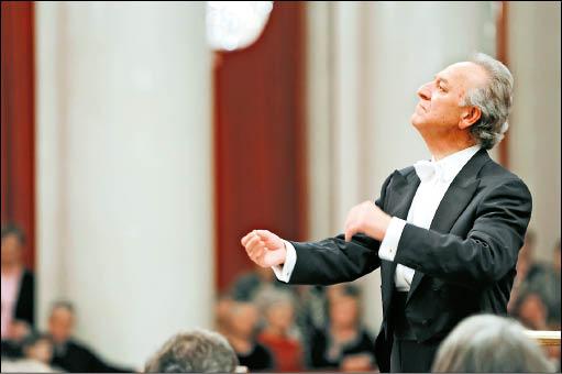 【藝術文化】指揮大師泰密卡諾夫  天生的指揮家