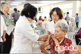 【家庭親子】〈關心長輩〉打流感疫苗風波