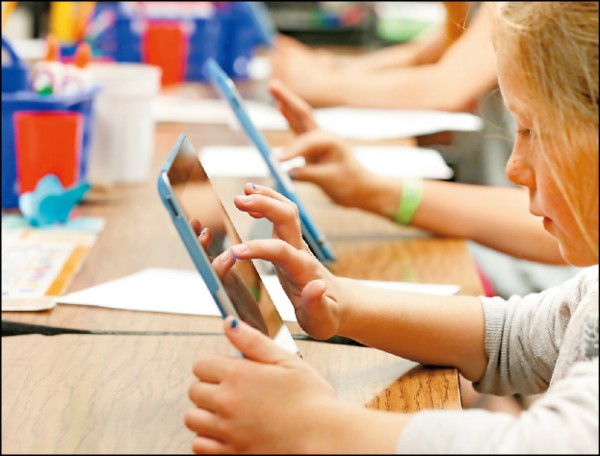 【家庭親子】〈全球觀測站〉沉迷手機 親子危機