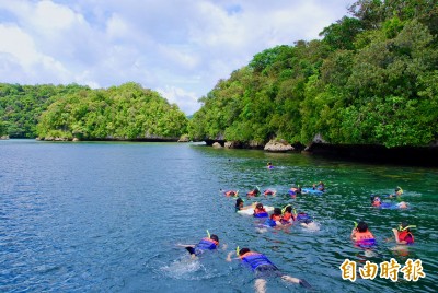 睽違年餘！  台帛旅遊泡泡首發團今啟航  旅客重溫出國樂