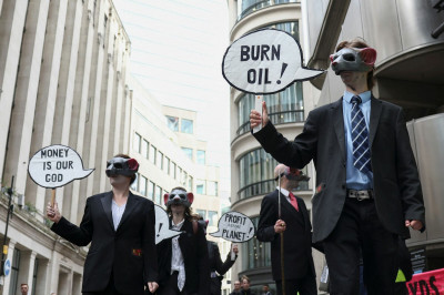 「反抗滅絶」行為藝術 以藝術創意提昇訴求火力