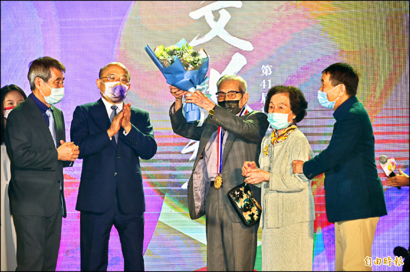 【藝術文化】第41屆行政院文化獎頒獎 王清霜、李敏勇、呂紹嘉獲授文化獎章