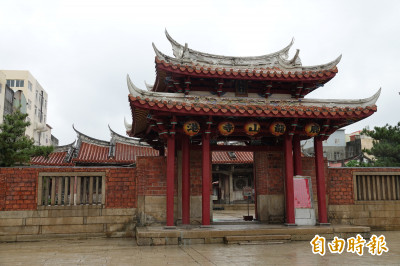 國定古蹟鹿港龍山寺彩繪修復爭論多年  終將於今年動工