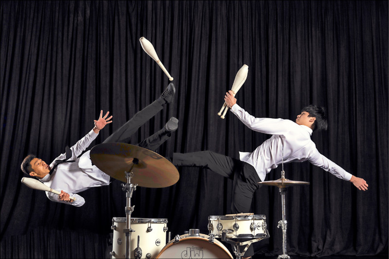 【藝術文化】FOCA福爾摩沙馬戲團新作Mr.III三III 拋接人際關係