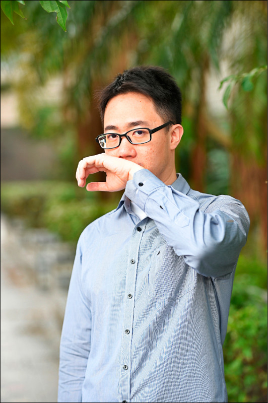 【自由副刊．書與人】（不）完全娛樂 － 寺尾哲也談《子彈是餘生》