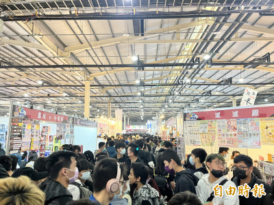 台中動漫節首日下雨 25萬粉絲仍擠爆會場