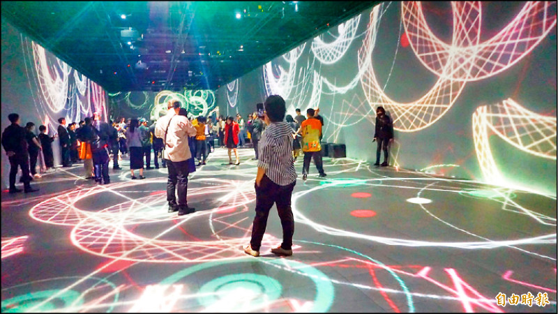 【藝術文化】吳哲宇「萬物公式」 展演數位藝術生命力