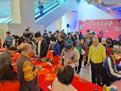 今天立春  故宮迎新年活動吸引民眾排隊領龍年祝福