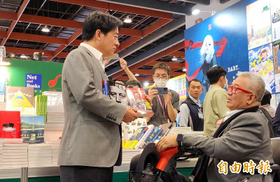 （影音）下任總統書單大公開 賴清德逛書展狂買超過60本