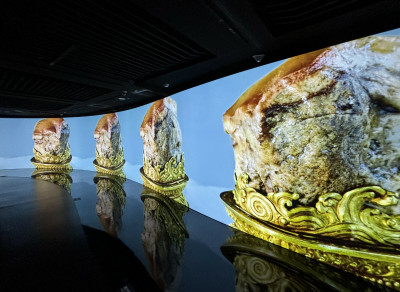 浮誇式親近國寶！故宮副院長「眼睛開開」連看３次