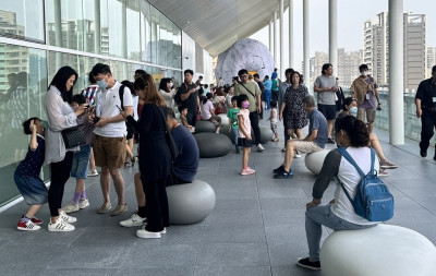 桃園市兒童美術館連假湧人潮 文化局籲利用平日前來以確保參觀品質