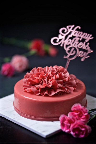 讓偉大的媽咪心花朵朵開  普諾麵包坊．忠孝店打造「馨花開」母親節蛋糕