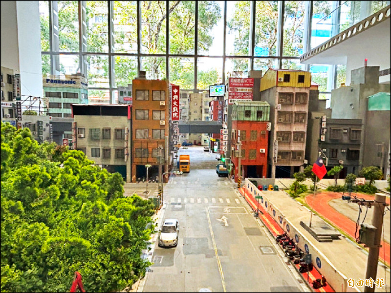 【藝術文化】北師美術館首度完整展出 張立人戰鬥之城‧終