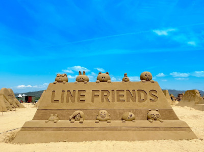 和LINE FRIENDS在福隆相見歡   2024福隆國際沙雕藝術季「LINE FRIENDS夏日明星派對」5/31登場