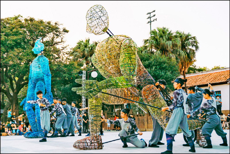 【藝術文化】新舞臺藝術節7月展開 山海巨偶現身中信園區