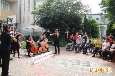 （影音）竹北十興國小弦樂團今先後為拙茁家園、寧園安養院義演
