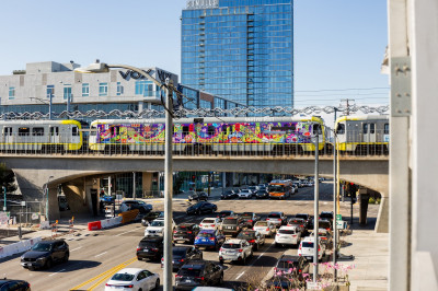 洛杉磯乍見｢Show Me Taiwan 台灣」穿梭 洪易形象彩繪列車登場