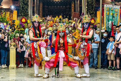 （影音）專拍廟會文化 王呈哲獲38歐洲攝影獎 讓世界認識台灣