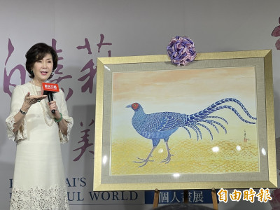 最美麗主持人白嘉莉轉戰繪畫 回故鄉台中展出80幅畫作