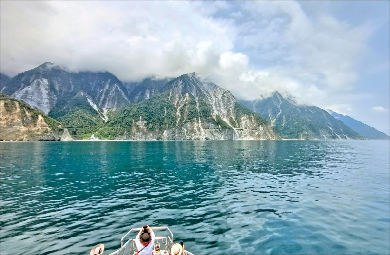 【自由副刊】 廖鴻基／發現太平洋抹香鯨