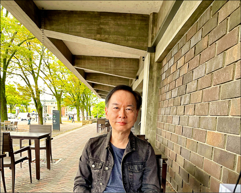 【自由副刊．書與人】 我不是我的我，寫作本身就是尋隱 － 伍軒宏談《尋隱劍》