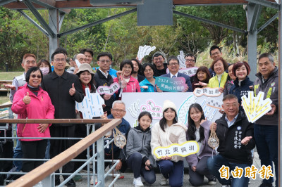 台日藝術家聯手打造光影  竹縣東興圳光藝節12/20浪漫點燈