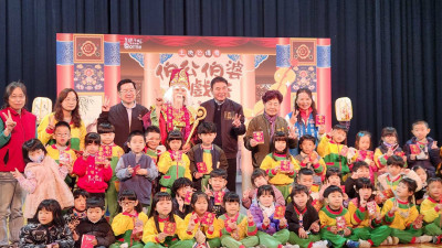 魔術師黃俊傑化身土地公變戲法 2/22、23苗栗中正堂活潑演出