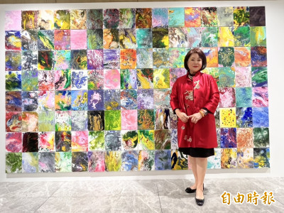 謝麗美瞬間流2.0公益創作展  百人流彩畫「串起台灣每一刻的美好」