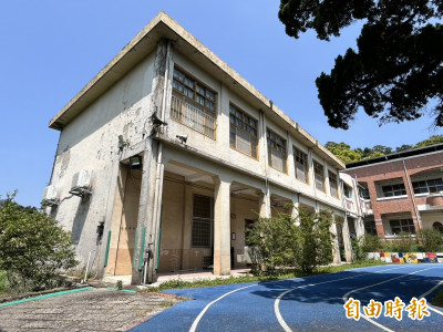 （影音）從要被拆到成為歷史建築  北埔大坪國小育英樓戲劇性轉折感動「出書」