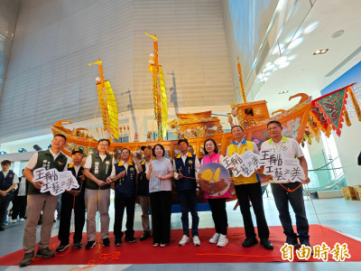 （影音）東隆宮典藏王船移展王船館今升帆 與鎮館王船滿載而歸相呼應