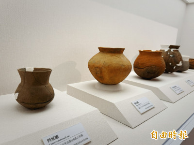 台日史前文物齊聚新北十三行博物館 船形埴輪、盤龍鏡同場亮相