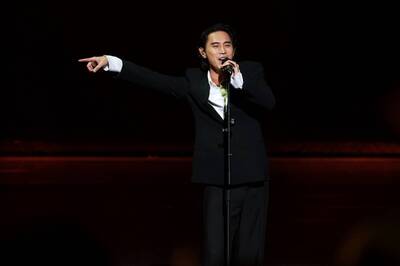 舞者變歌王！柏霖「舞躍大地」典禮開唱 回憶「little leg」笑翻全場