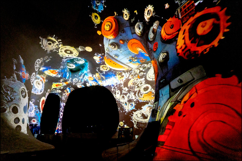 【藝術文化】超維度MOVING PLUS AI指令開啟沉浸劇場體驗