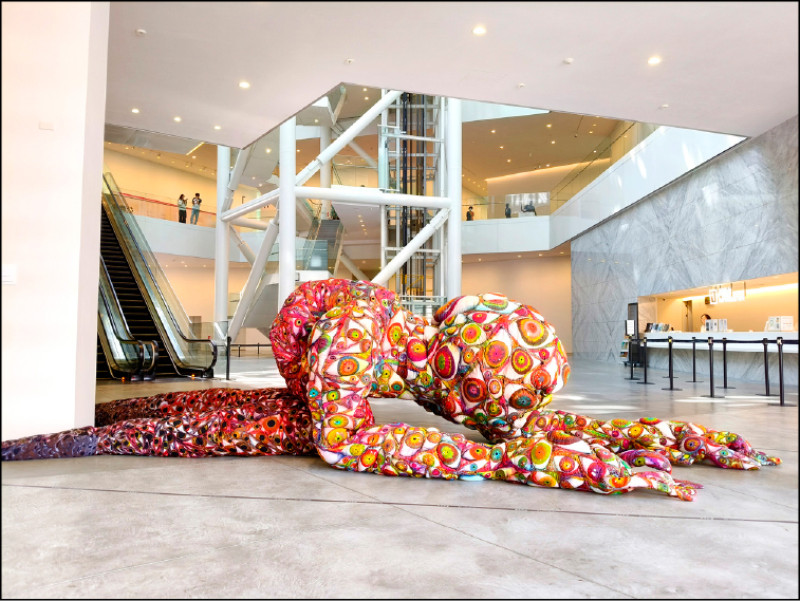 【藝週末．藝週推薦展覽】獨白與共振 工藝的靈思─南美館2館「皮膚と內臟：自己、世界、時間」展