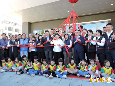 中市溪東圖書館啟用   全市唯1可預約自動借書區及唯2設咖啡座的圖書館