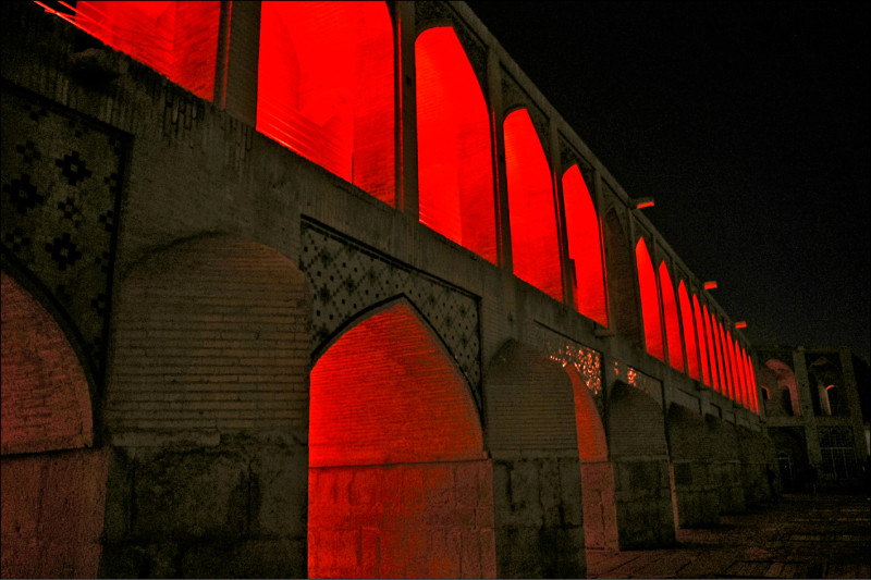 【自由副刊】 陳彥諺／暗巷也有月光 － 2之1