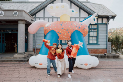 高雄不只有「超人力霸王」  三大景點喜見「馬吉」大型氣球燈