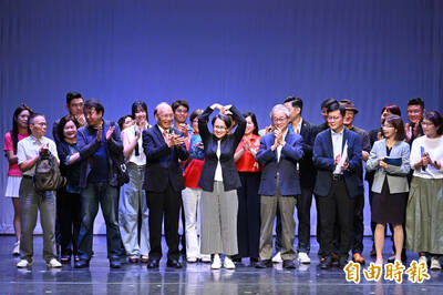 副總統蕭美琴現身「花樣戲劇節」頒獎！揭密支持青年無痛出國圓夢背後原因