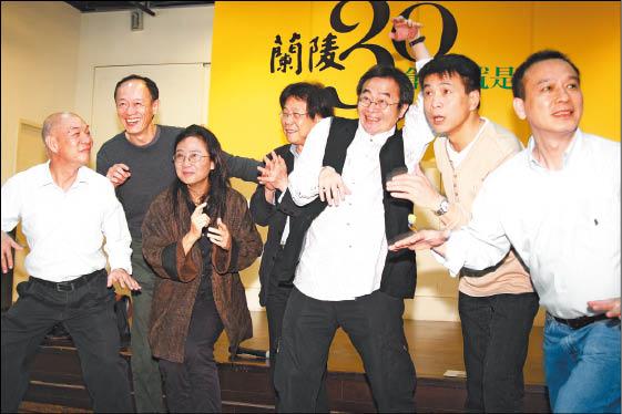 吳靜吉（中）帶起蘭陵劇坊創造力，培養了許多台灣優秀的戲劇人才。（蘭陵三十籌委會／提供）