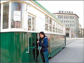 眼尖的人可以發現這輛車曾在《太極旗飄揚》出現過哦！