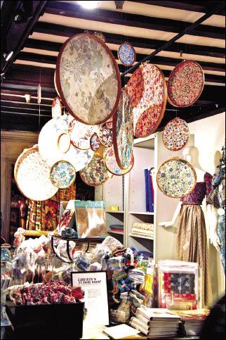 利柏提百貨公司向來以色彩斑斕的布料以及各式各樣的手工藝品聞名於時尚界。