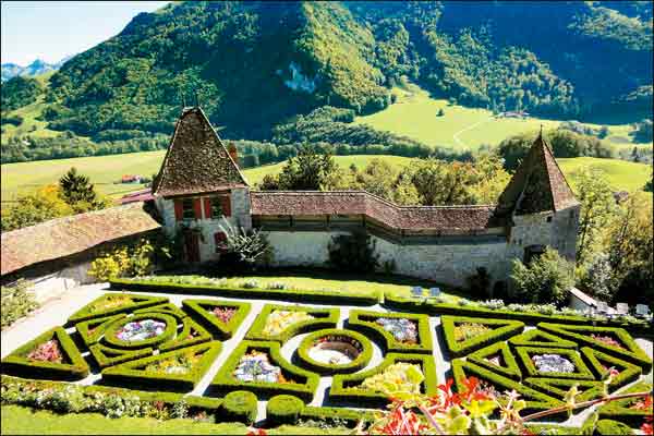 格律耶爾城堡花園景觀優美。