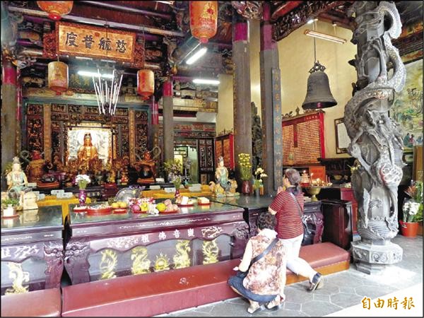 什麼時間去拜拜較恰當呢？「多慮反而多失」，找個自己最方便的時間比較重要啦！（資料照，記者李雅雯攝）